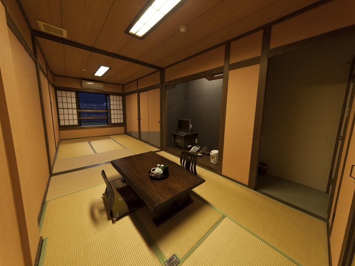 Gokuraku Onsen Takumi No Yado Hotel Takaharu Exterior foto